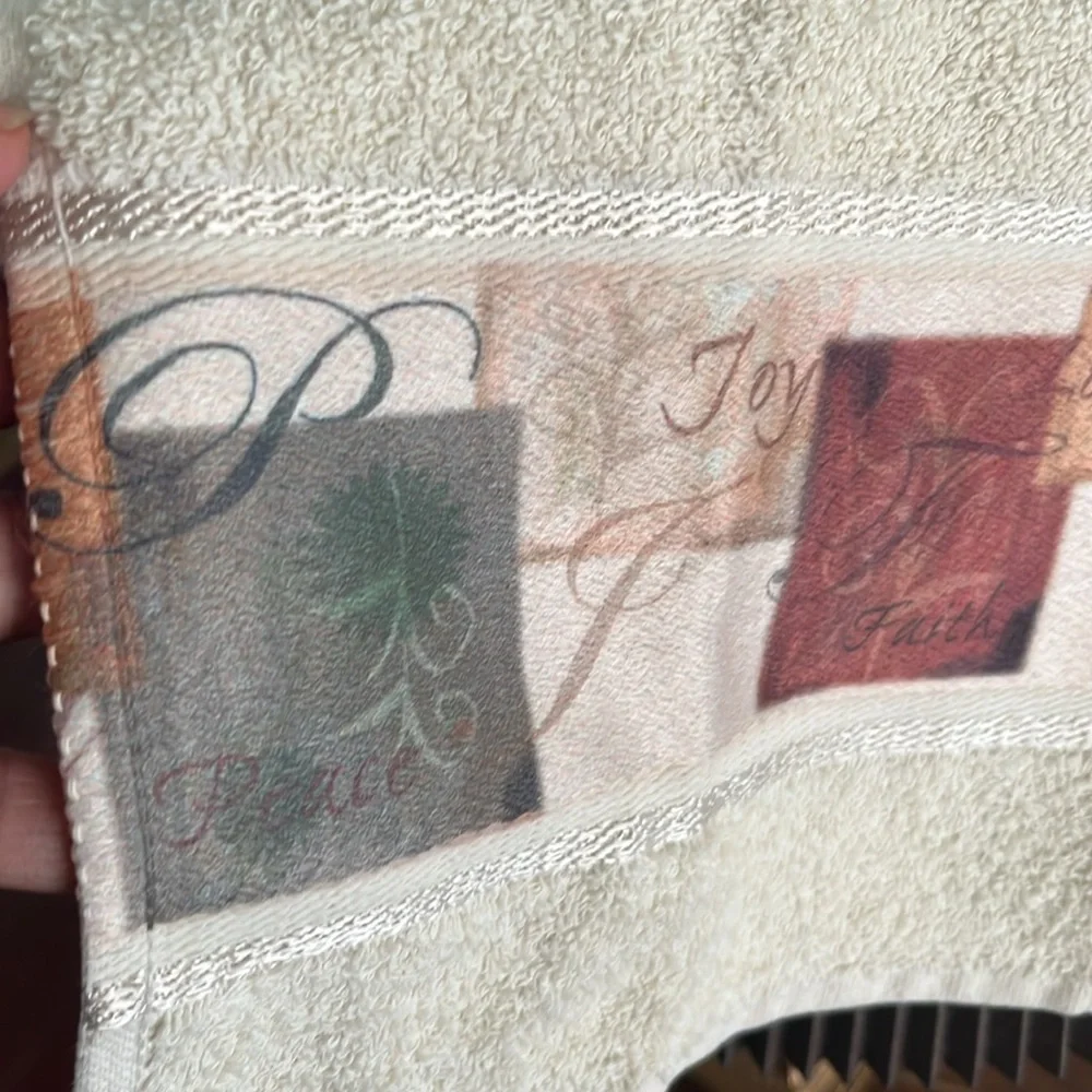 . Saturday Knight Limited Tip towel